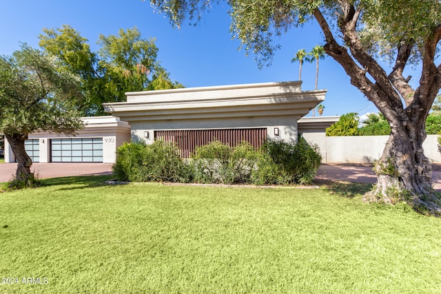 view of yard featuring a garage