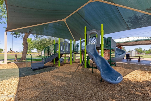 869 W Emerald Island Dr, Gilbert, AZ 85233 - view of community play area