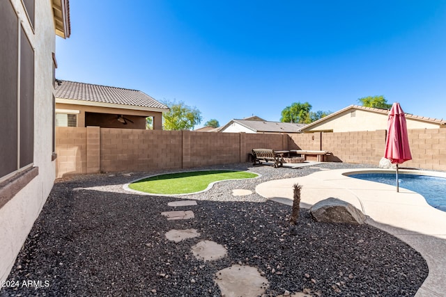 view of yard with a patio area