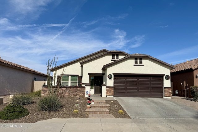 view of front facade featuring a garage