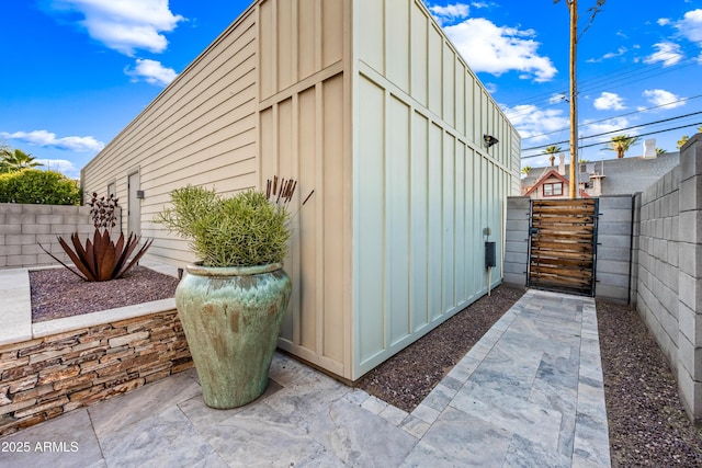 306 W Culver St, Phoenix, AZ 85003 - view of outdoor structure featuring a gate and fence
