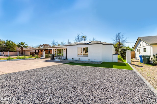 view of front of property with a front yard