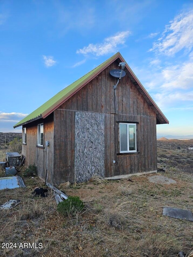 view of home's exterior