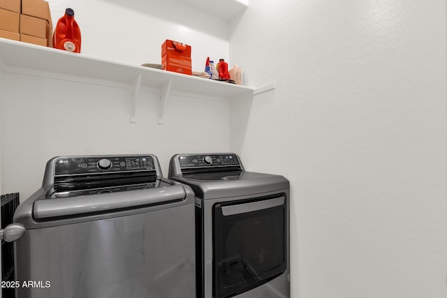 1725 E Chanute Pass, Phoenix, AZ 85040 - laundry area with washing machine and dryer