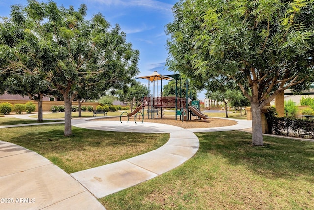 1725 E Chanute Pass, Phoenix, AZ 85040 - community jungle gym with a lawn