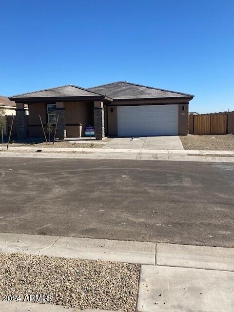 view of front facade featuring a garage