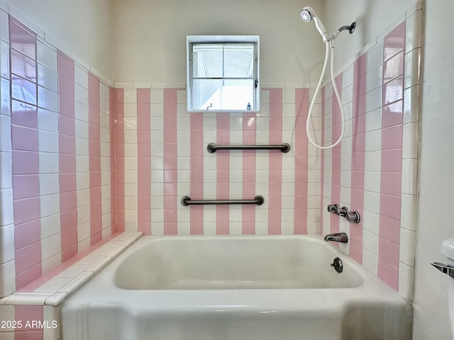 bathroom featuring shower / bathtub combination