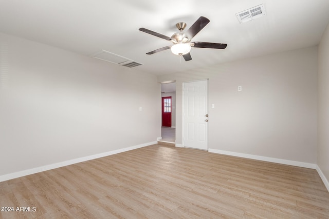 unfurnished room with light hardwood / wood-style floors and ceiling fan