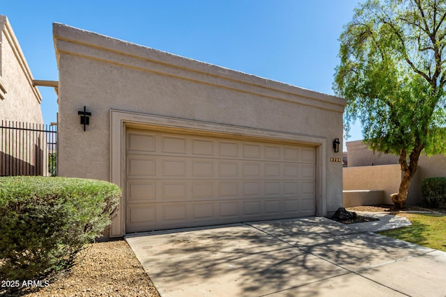8725 E Via Del Arbor, Scottsdale, AZ 85258 - view of garage