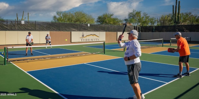 32764 N 68th Pl, Scottsdale, AZ 85266 - view of tennis court featuring community basketball court and fence
