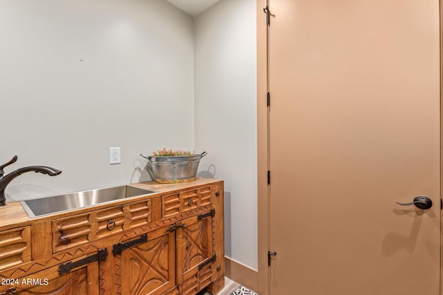 bathroom with sink