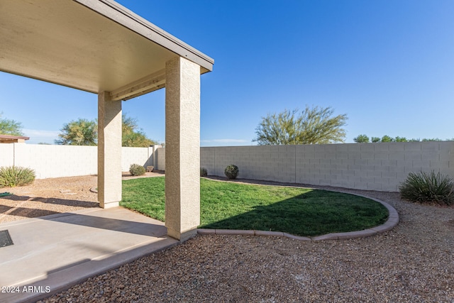 view of yard with a patio