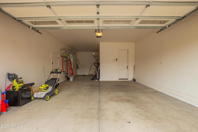 3938 E Appaloosa Rd, Gilbert, AZ 85296 - garage featuring a garage door opener