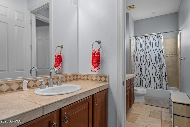 full bathroom featuring vanity, toilet, shower / tub combo, and decorative backsplash