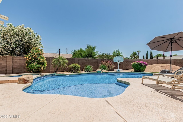 3059 E Tyson Ct, Gilbert, AZ 85295 - view of swimming pool featuring a fenced backyard, a patio, and a pool with connected hot tub