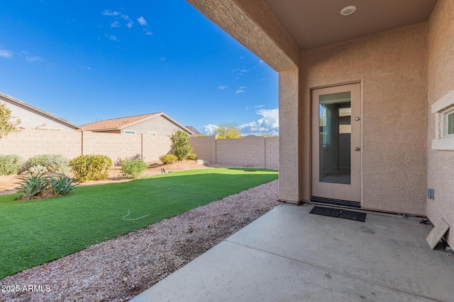 view of yard with a patio