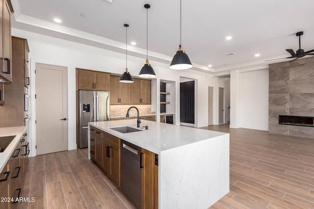 15522 E Chicory Dr, Fountain Hills, AZ 85268 - kitchen with a sink, appliances with stainless steel finishes, light wood finished floors, open floor plan, and recessed lighting