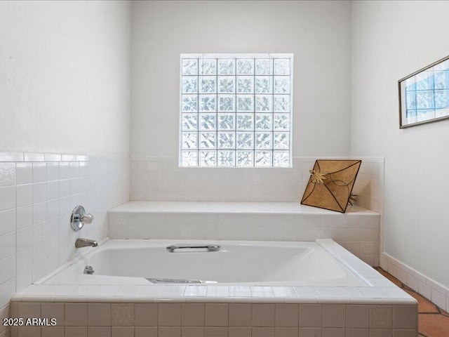 7232 N 22 Nd St, Phoenix, AZ 85020 - full bathroom featuring a bath and healthy amount of natural light