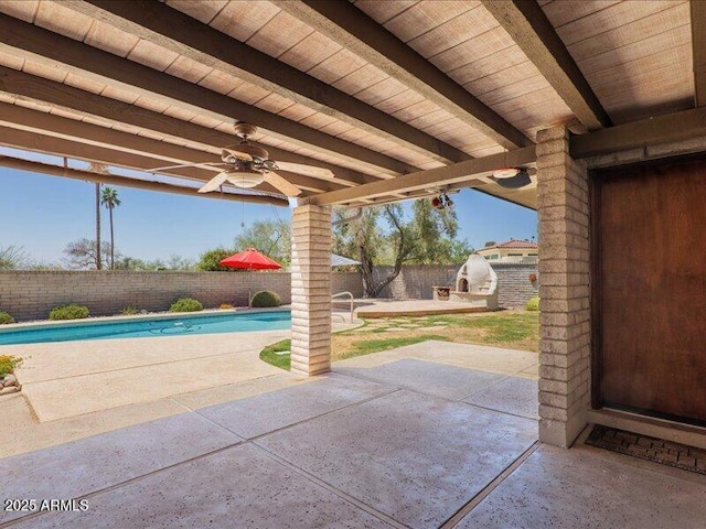 7232 N 22 Nd St, Phoenix, AZ 85020 - fenced backyard featuring a ceiling fan and a patio