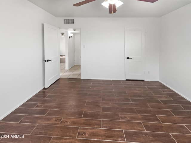 empty room with ceiling fan