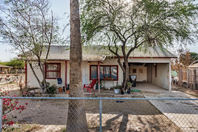 1438 S 112th Ave, Avondale, AZ 85323 - view of front facade with a fenced front yard