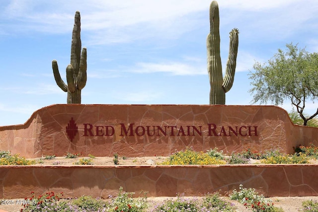 view of community / neighborhood sign