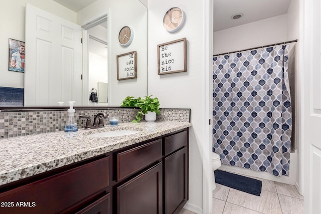 5212 S Seton Ct, Gilbert, AZ 85298 - full bath with vanity, tasteful backsplash, toilet, and shower / tub combo