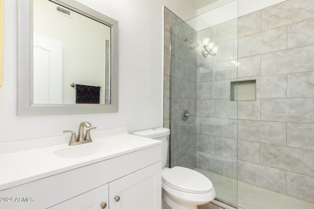 unfurnished bedroom featuring light hardwood / wood-style flooring, ceiling fan, and a closet