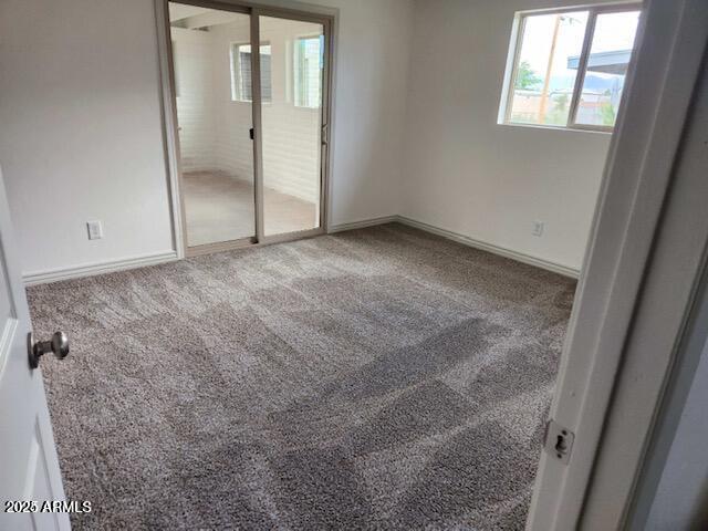 empty room with carpet