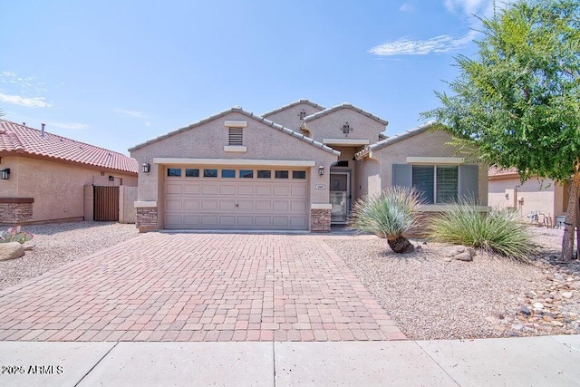 view of front facade featuring a garage