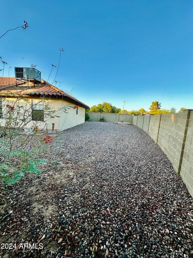 view of yard featuring cooling unit