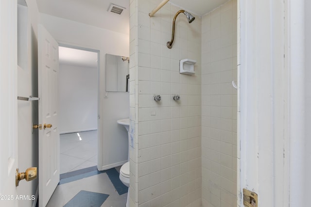 6040 N 31st Dr, Phoenix, AZ 85017 - full bath with tiled shower