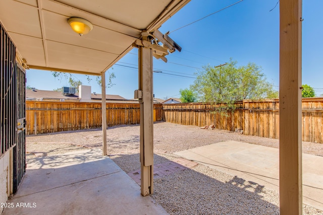 6040 N 31st Dr, Phoenix, AZ 85017 - fenced backyard featuring a patio