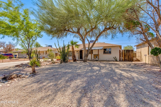 6040 N 31st Dr, Phoenix, AZ 85017 - ranch-style house with a gate