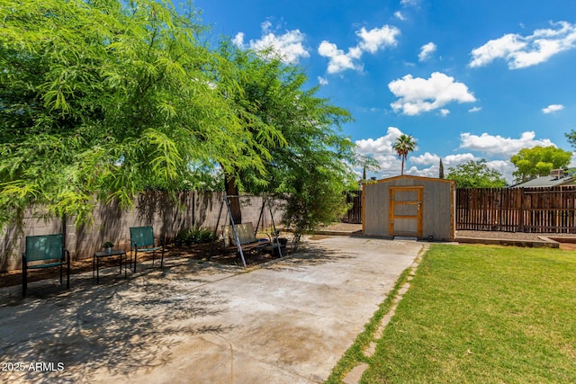 161 S Maple St, Chandler, AZ 85226 - view of yard featuring a patio area