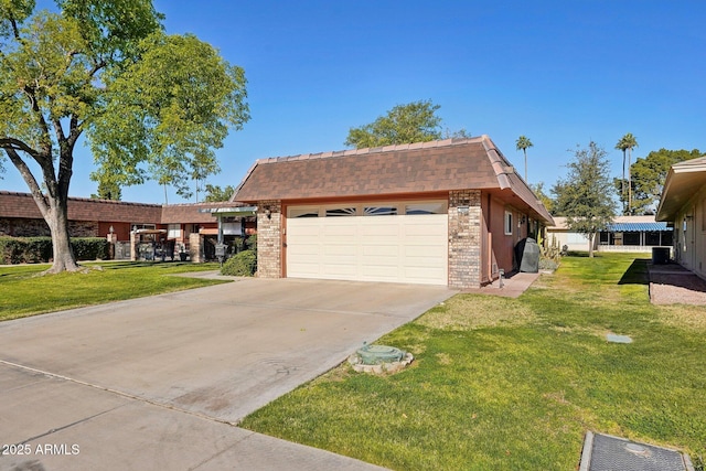 view of front of home featuring a front yard