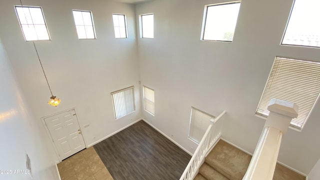 7425 W Crown King Rd, Phoenix, AZ 85043 - tiled foyer entrance featuring a high ceiling and baseboards