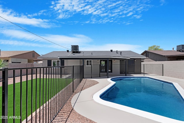 3607 N 79th Ave, Phoenix, AZ 85033 - view of swimming pool with a patio