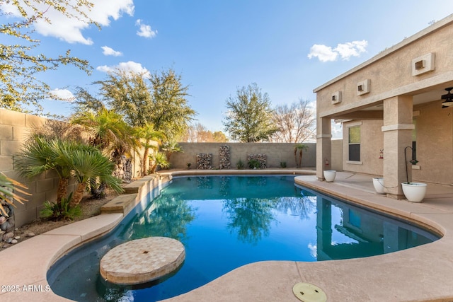 view of swimming pool