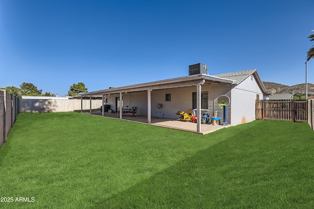 1718 W Voltaire Ave, Phoenix, AZ 85029 - rear view of property with a patio area and central AC