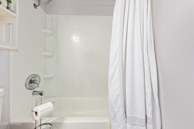 8538 E Portland St, Scottsdale, AZ 85257 - bathroom with shower / bath combo with shower curtain