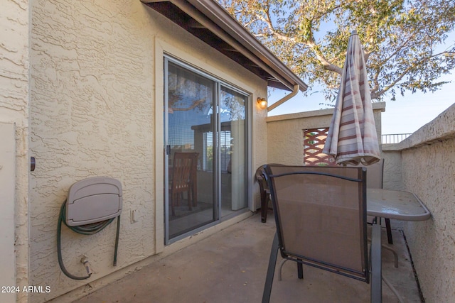 8140 N 107th Ave Unit 129, Peoria, AZ 85345 - view of patio / terrace with outdoor dining area