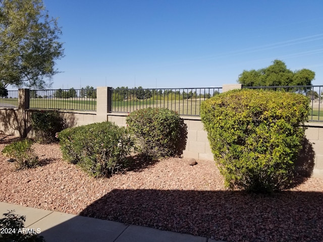 8140 N 107th Ave Unit 129, Peoria, AZ 85345 - view of yard