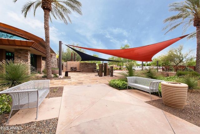 11875 W Lone Tree Trl, Peoria, AZ 85383 - view of patio / terrace with a gate