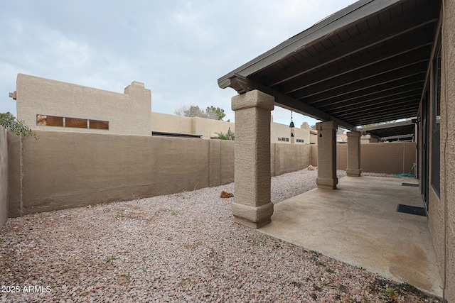 view of yard featuring a patio