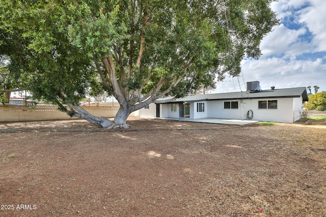 view of front of property featuring a patio