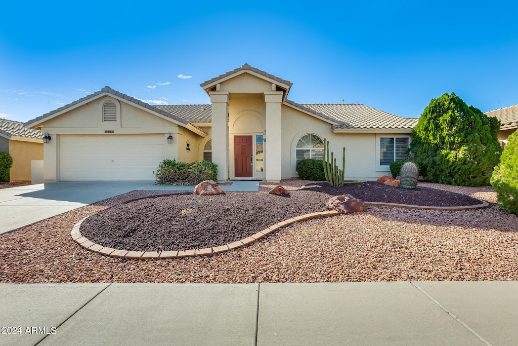 view of front of house featuring a garage