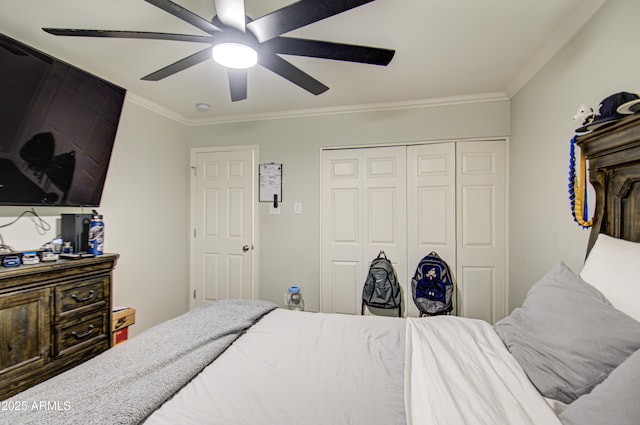 bedroom with ceiling fan, a closet, and ornamental molding