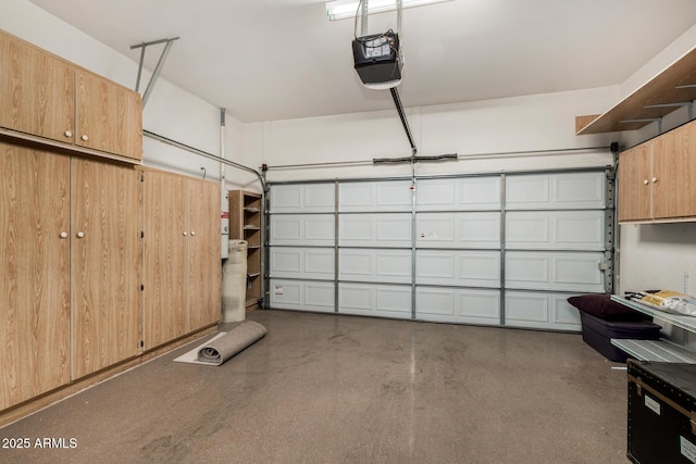 2425 W Red Range Way, Phoenix, AZ 85085 - garage featuring a garage door opener
