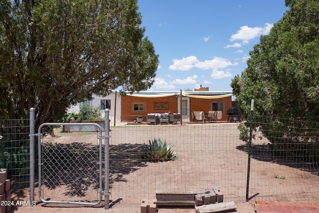 exterior space featuring outdoor lounge area